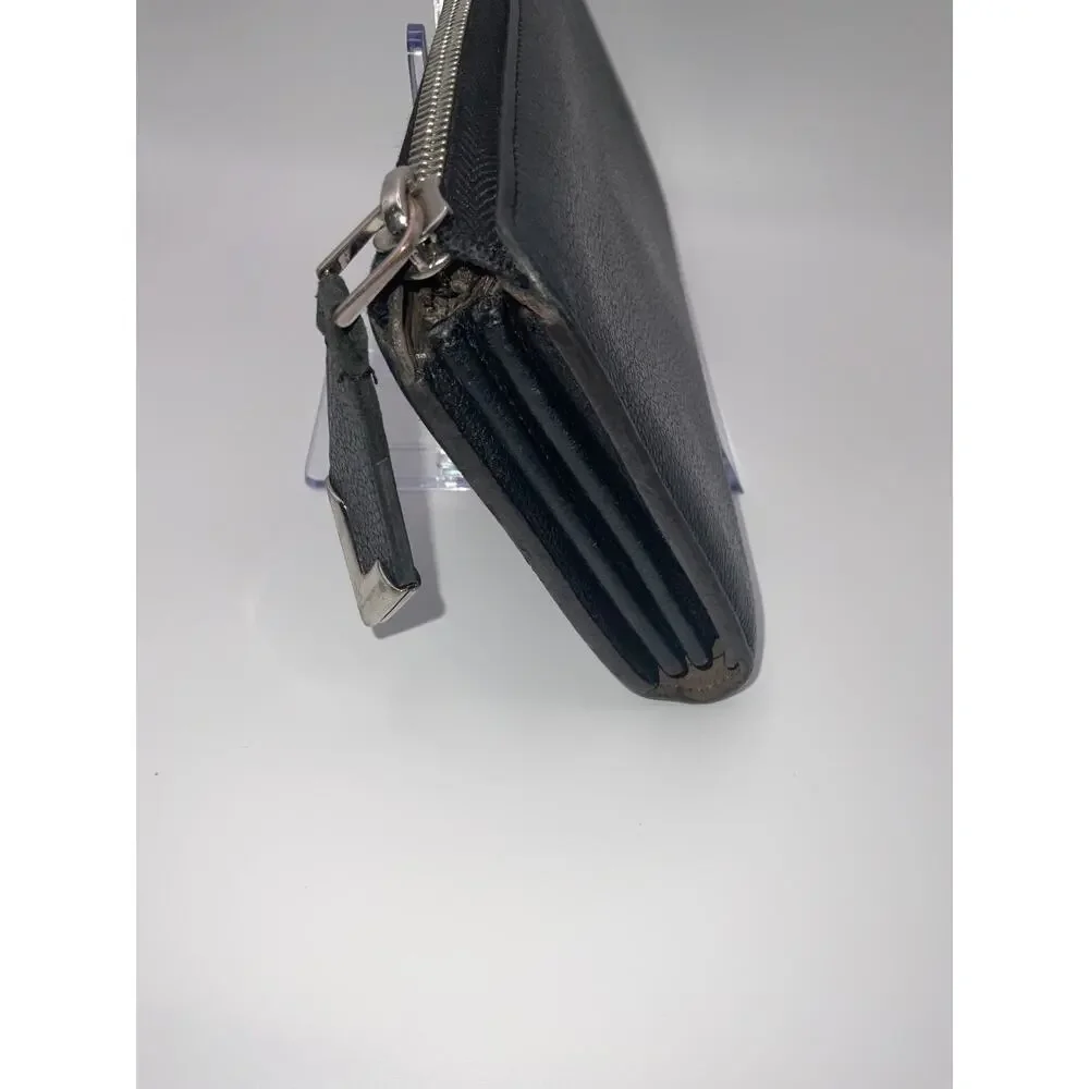 Louis Vuitton Taiga Zippy XL Wallet – Black
